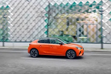 Opel Corsa E 2020 Naranja Prueba 68