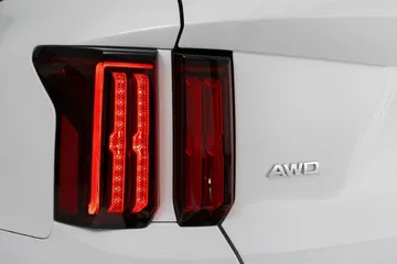 Vista parcial de los pilotos traseros con tecnología LED del Kia Sorento.