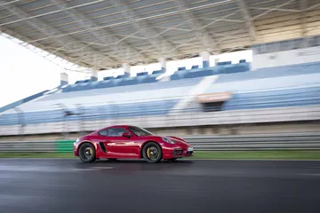 Porsche 718 Cayman Gts 40 Red Carmine 1
