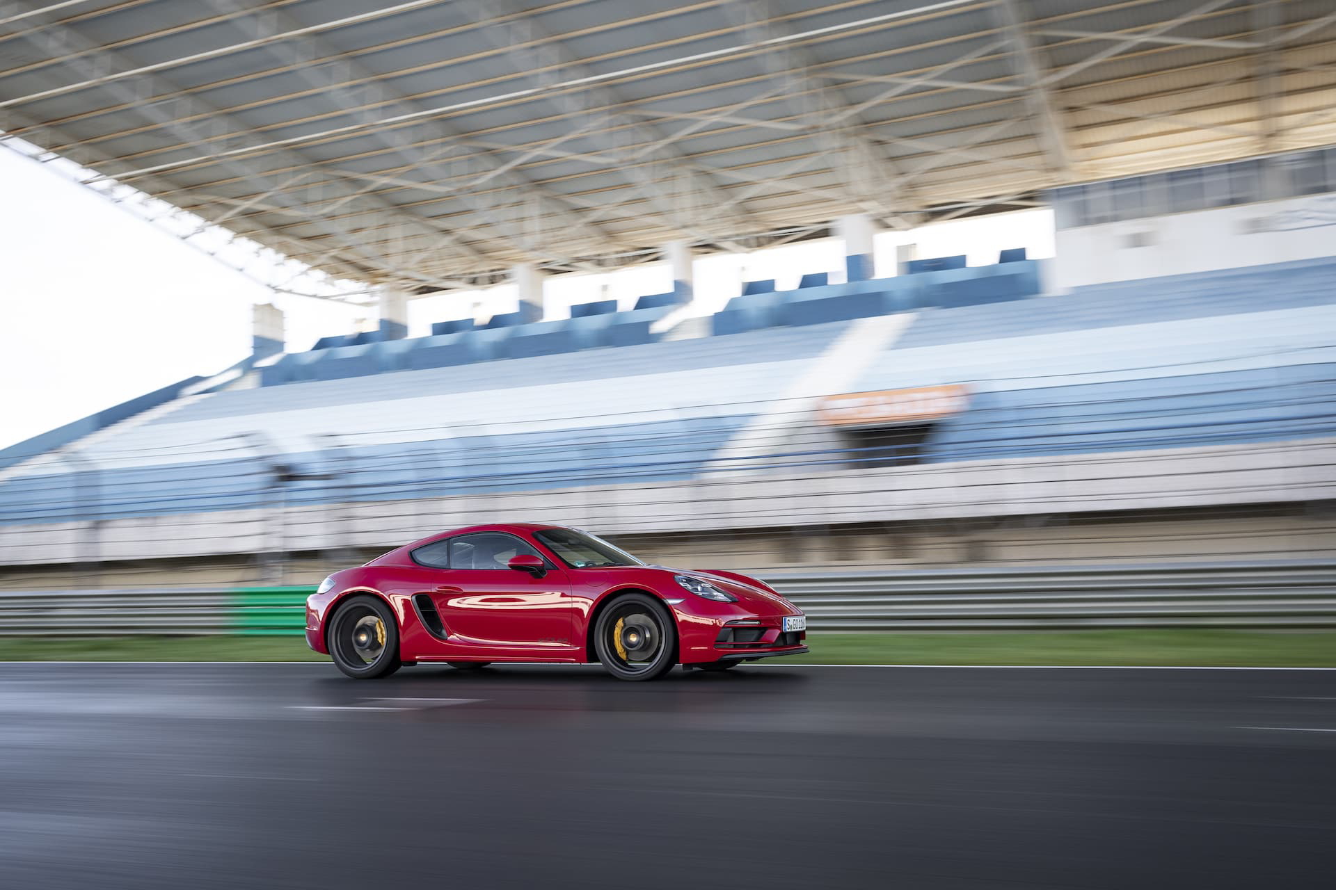 Porsche 718 Cayman Gts 40 Red Carmine 1