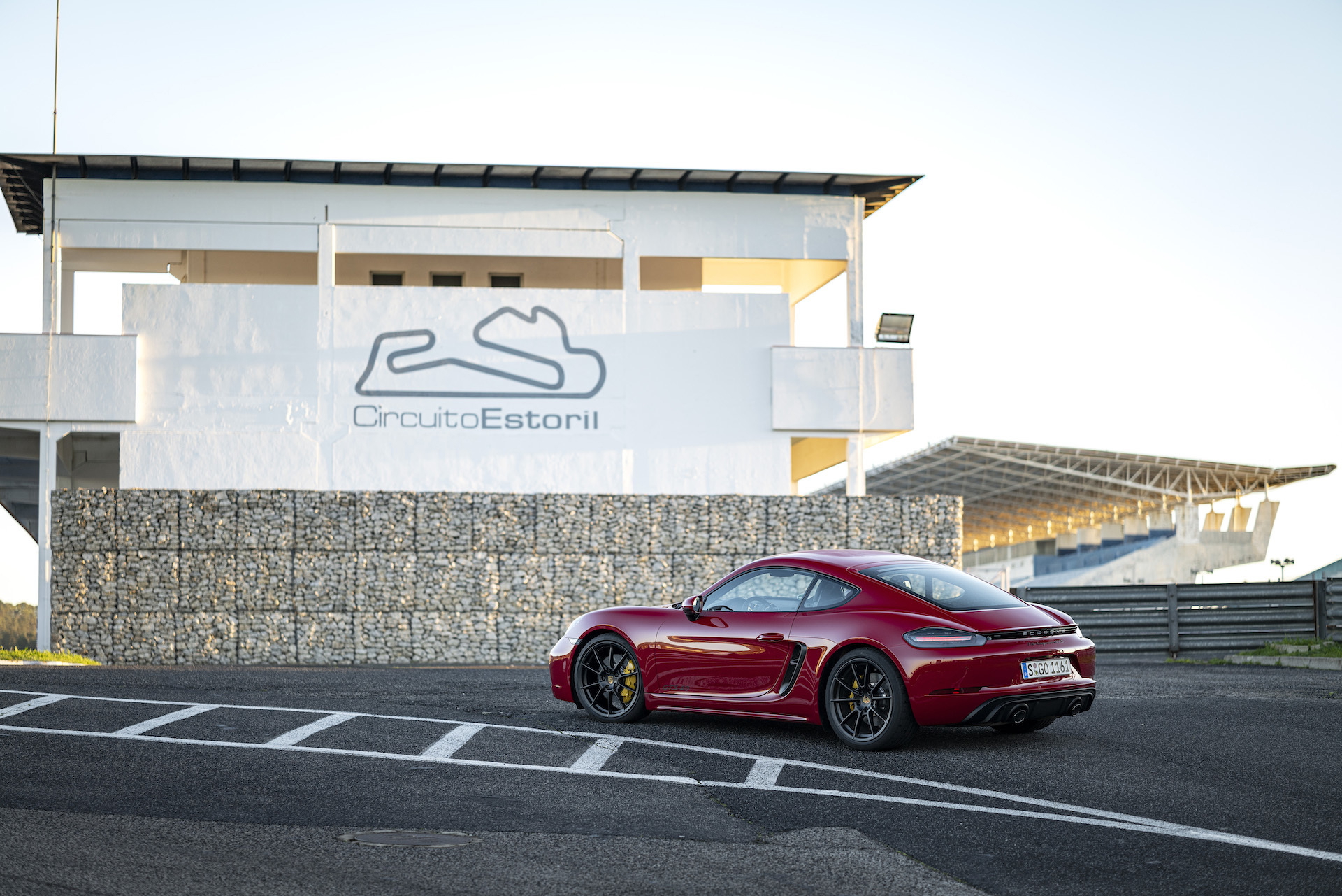 Porsche 718 Cayman Gts 40 Red Carmine 6