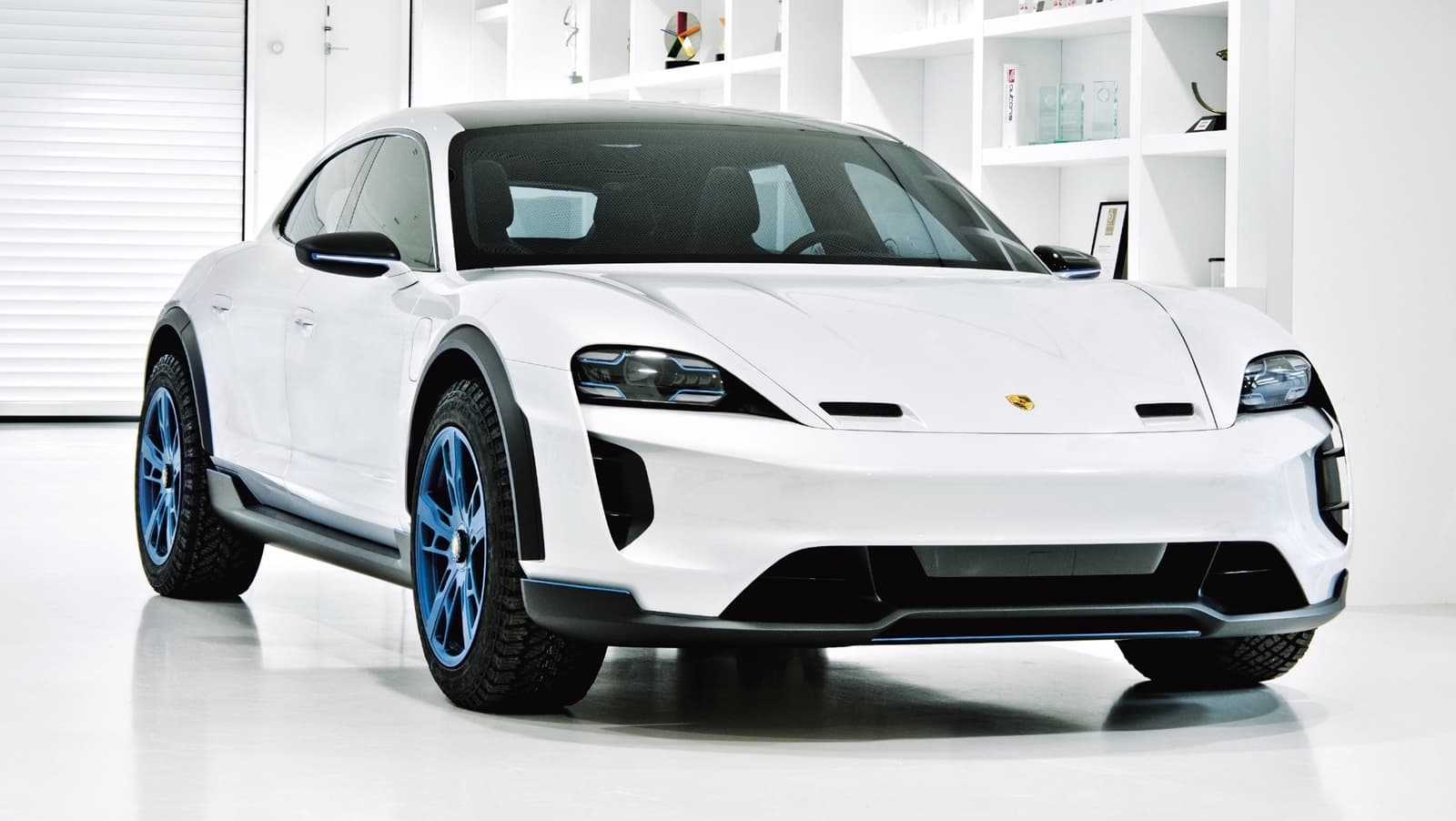 Porsche Mission E Cross Turismo 0320 010