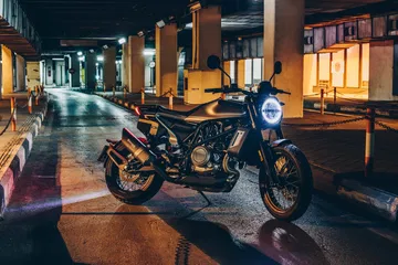 Prueba Husqvarna Svartpilen 10