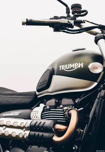 Triump Street Scrambler Prueba 25