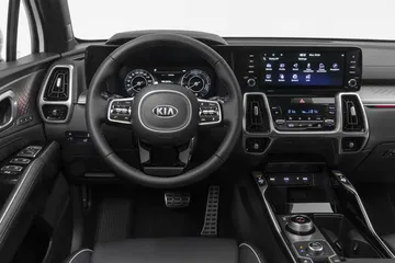 Vista del volante e instrumentación digital del Kia Sorento.