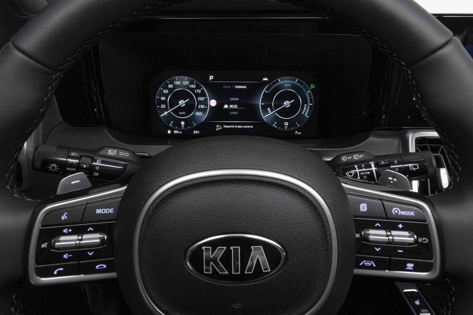 Visión del volante e instrumentación digital del Kia Sorento.