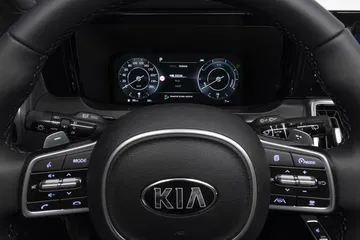 Volante multifunción y cuadro de instrumentos digitales del Kia Sorento