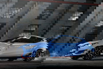 Large 40866 Hyundaiunveilsthenewvelosternwith8 Speeddct