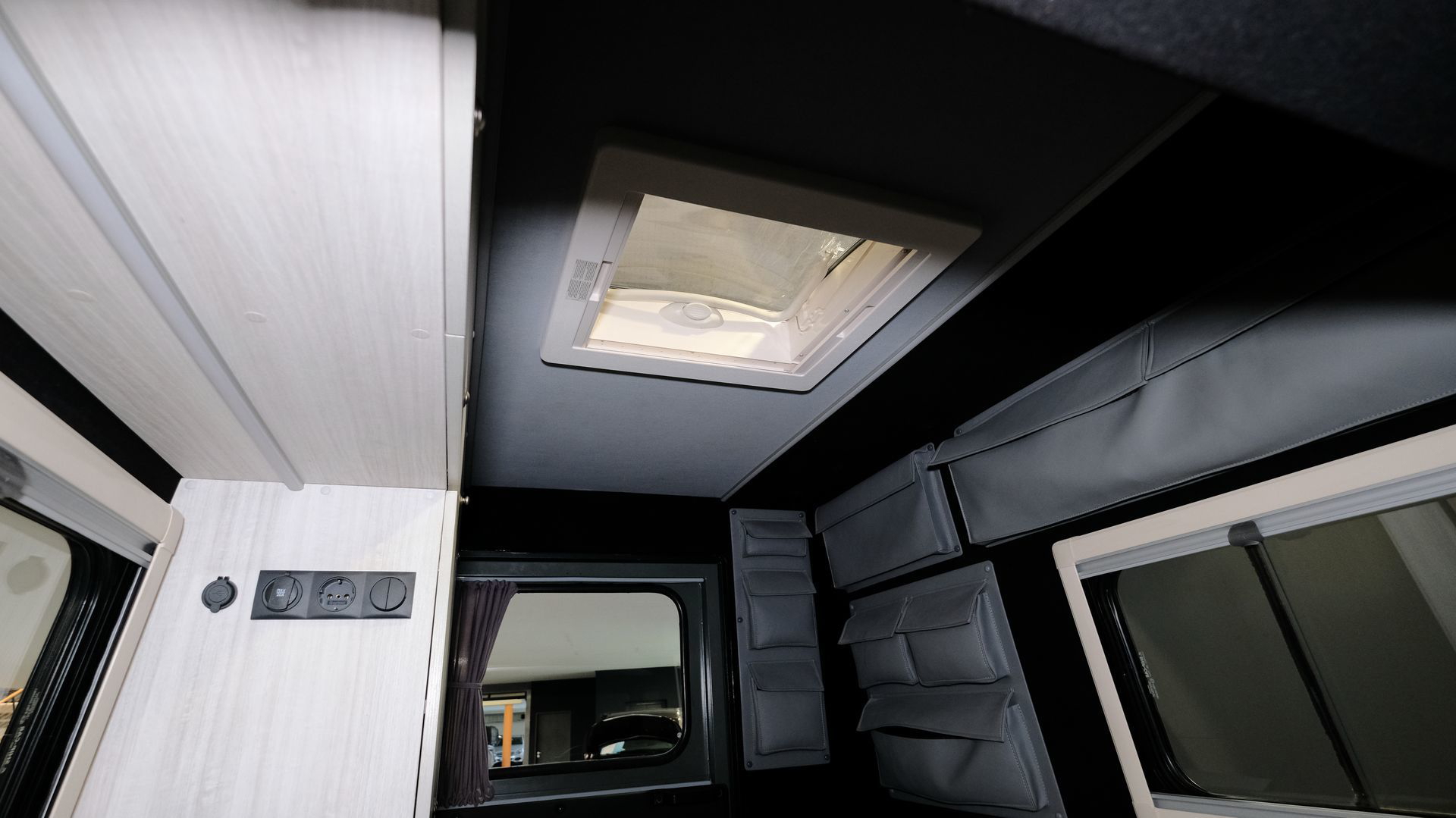 Lorinser Puch Mercedes Clase G Camper 2020 10