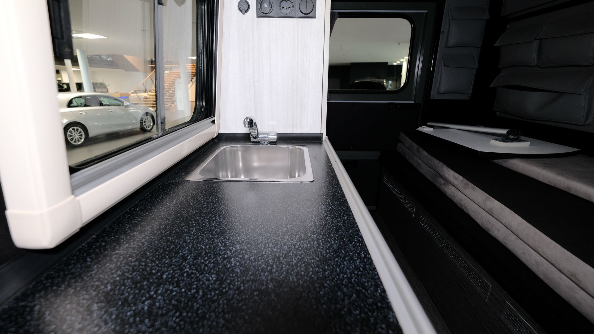 Lorinser Puch Mercedes Clase G Camper 2020 8