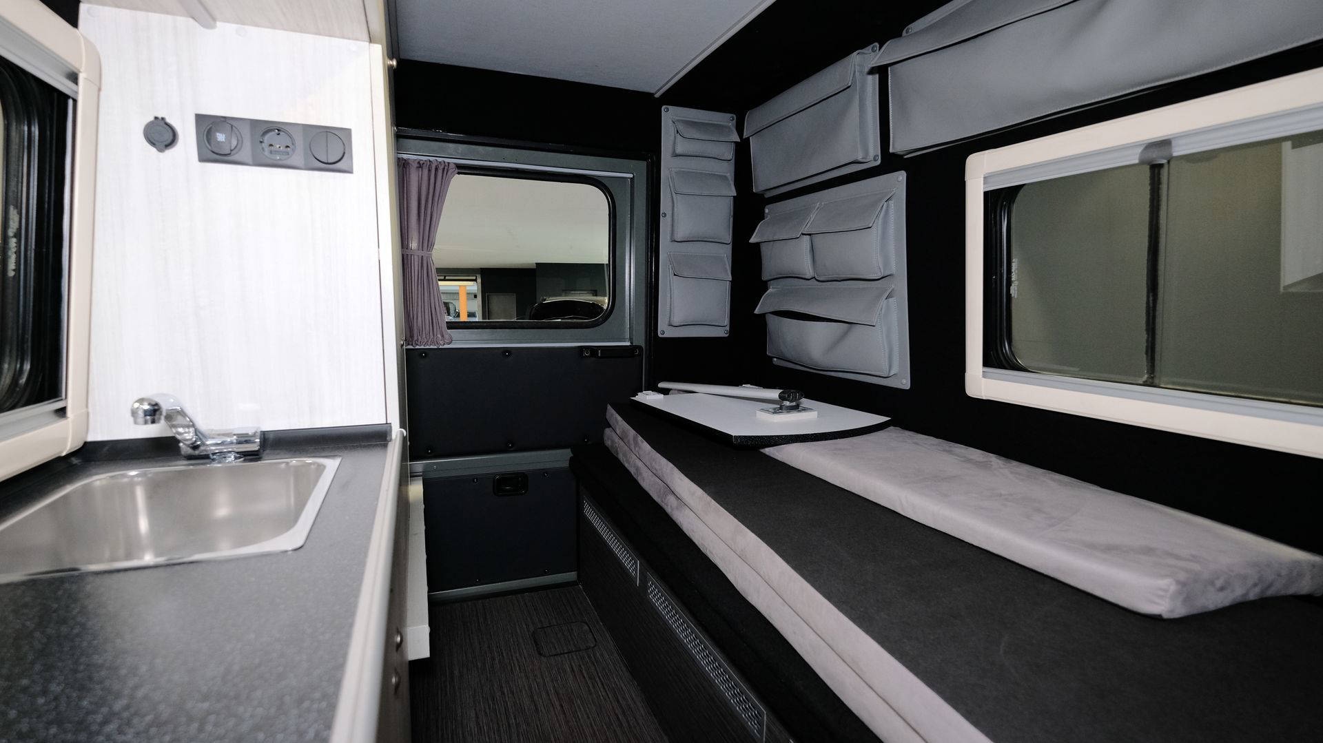 Lorinser Puch Mercedes Clase G Camper 2020 9
