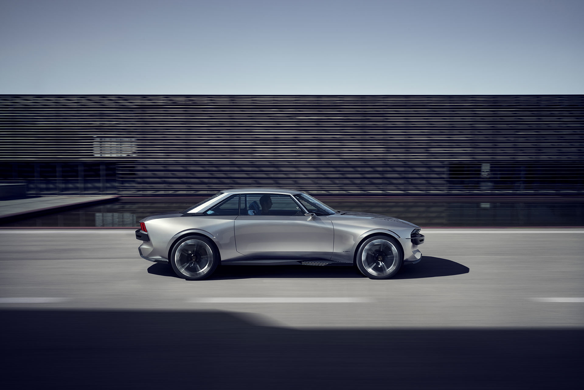 Peugeot E Legend Exterior 02
