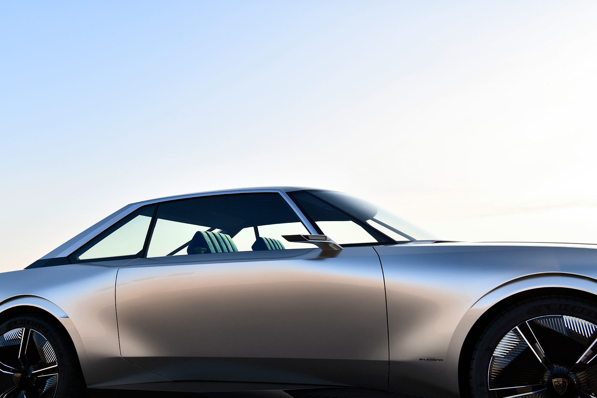 Peugeot E Legend Exterior 19