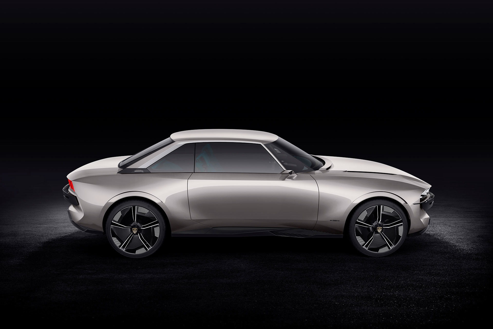 Peugeot E Legend Exterior 21