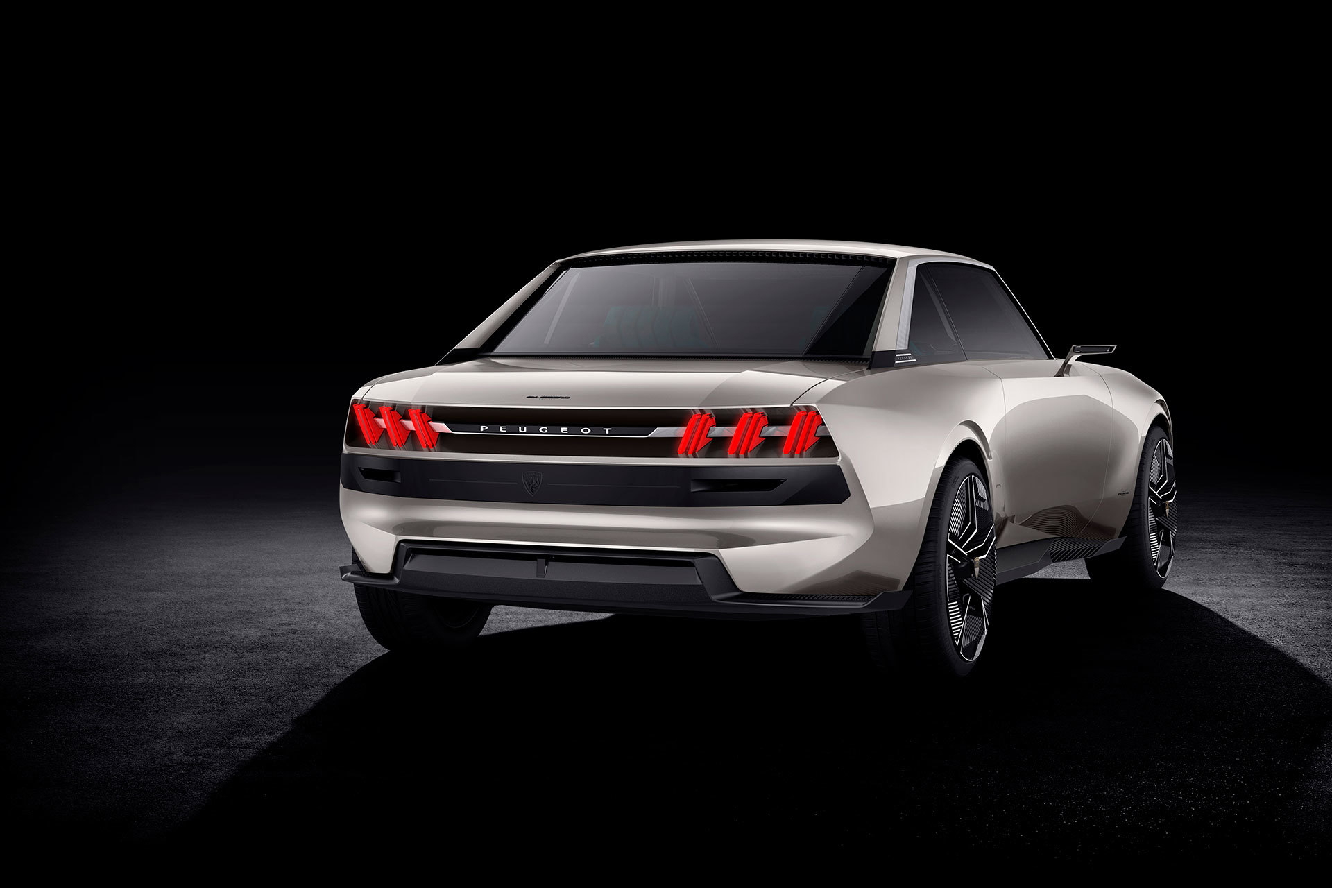 Peugeot E Legend Exterior 24