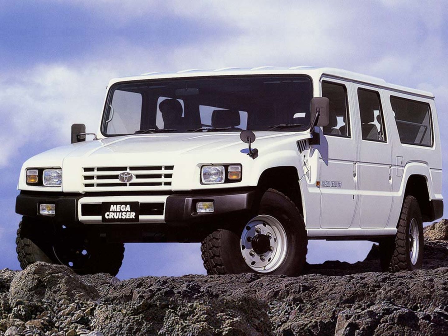 Toyota Mega Cruiser 4