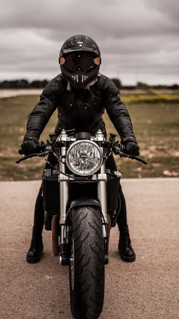 Triumph Bobber Toohard Dsc00584