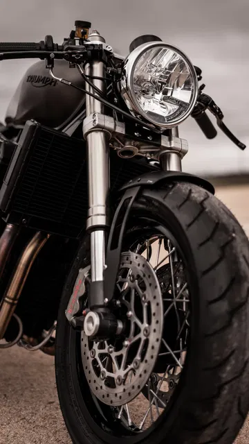 Triumph Bobber Toohard Dsc00640