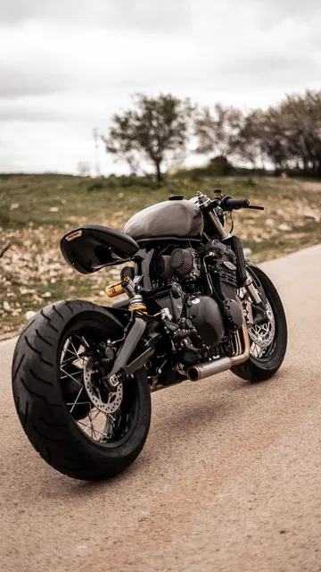 Triumph Bobber Toohard Dsc00681