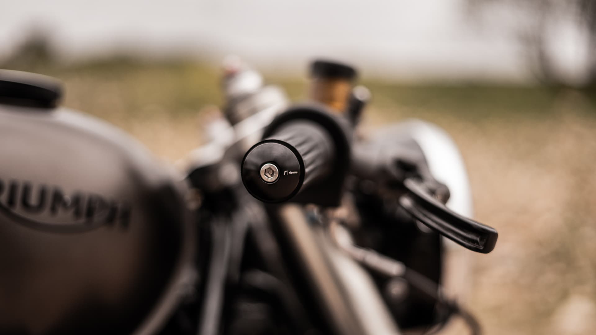 Triumph Bobber Toohard Dsc00698