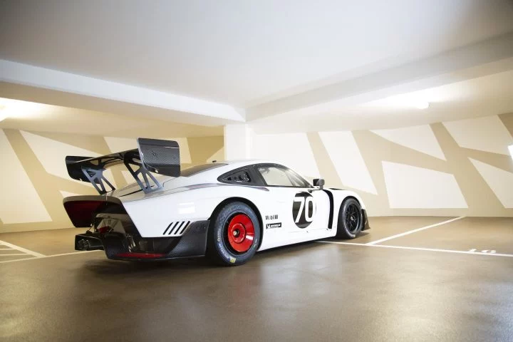 2020 Porsche 935 Martini 34