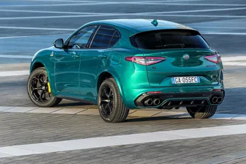 Alfa Romeo Giulia Stelvio Quadrifoglio 2020 0520 014