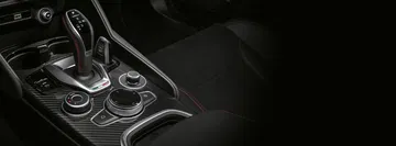 Alfa Romeo Giulia Stelvio Quadrifoglio 2020 0520 026