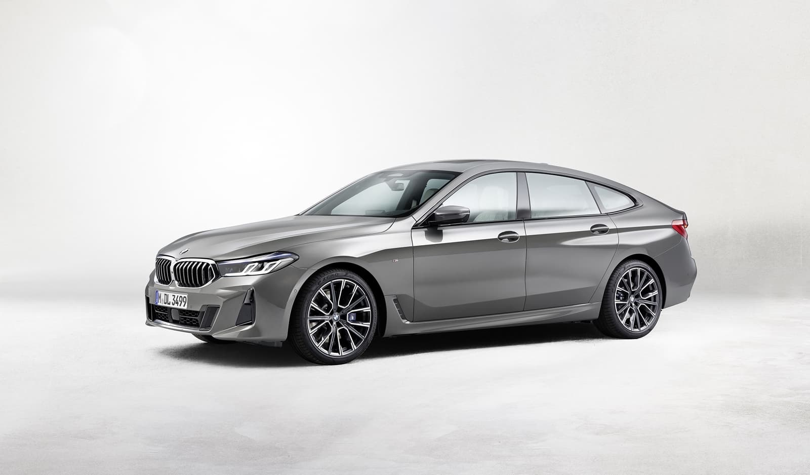 Vista lateral del BMW Serie 6 Gran Turismo que muestra su línea aerodinámica.