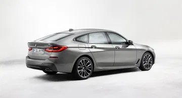 Perfil elegante de la Serie 6 GT, destacando su línea de techo estilo coupé.