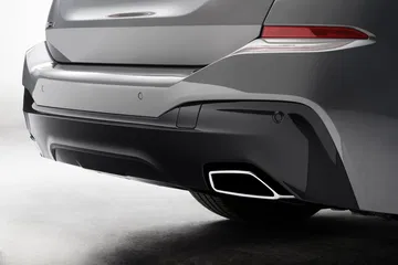 Vista parcial del diseño trasero y sistema de escape del BMW Serie 6 GT.