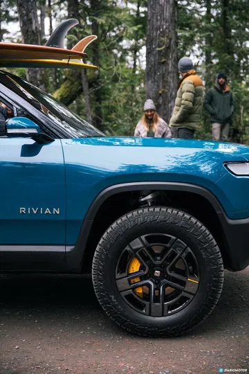 Rivian R1t Exterior 00038