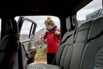 Rivian R1t Exterior Asiento Trasero