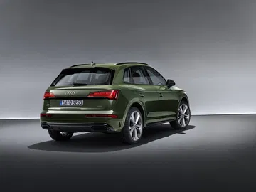 Vista trasera y lateral del Audi Q5, destacando su diseño y acabados.