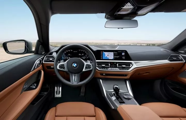 Vista del habitáculo que destaca la elegancia y acabados de alta gama del BMW Serie 4.
