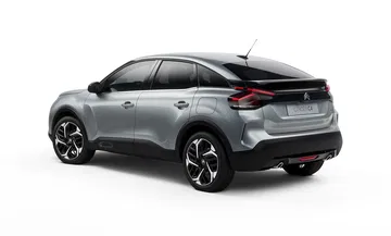 Vista trasera y lateral del Citroën C4, destacando su diseño moderno y líneas dinámicas.
