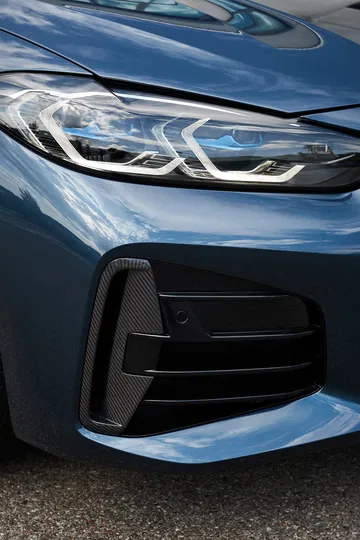 Primer plano de los innovadores faros LED del BMW Serie 4.