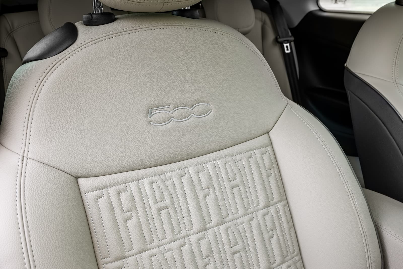 Fiat 500e Hatchback 0620 022