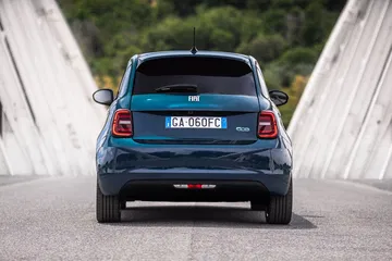 Fiat 500e Hatchback 0620 035 Fiat 500e Hatchback 0620 035