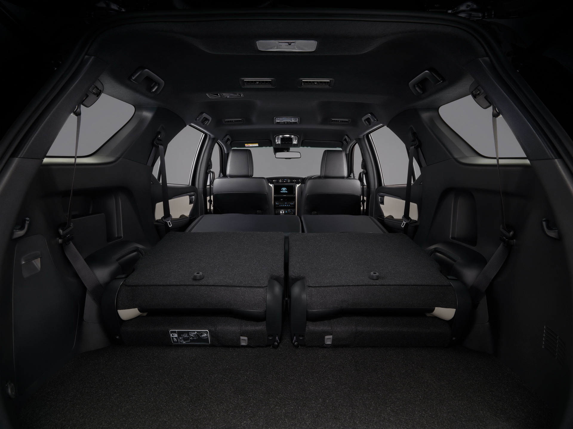 Toyota Fortuner 2020 24