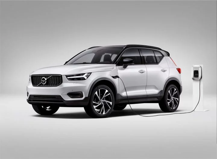 Xc40 Recharge Plug In Hybrid R Design Expression, In Crystal White Pearl