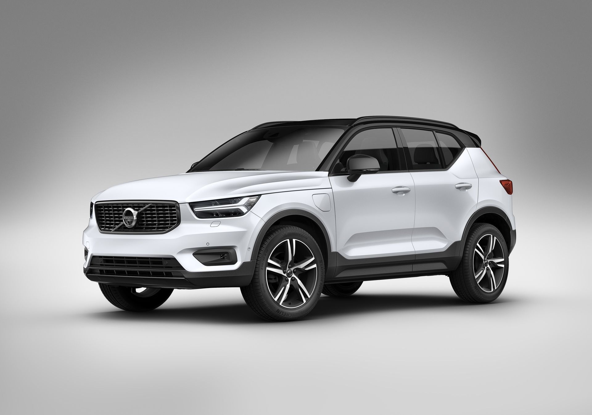 Xc40 Recharge, In Crystal White Pearl