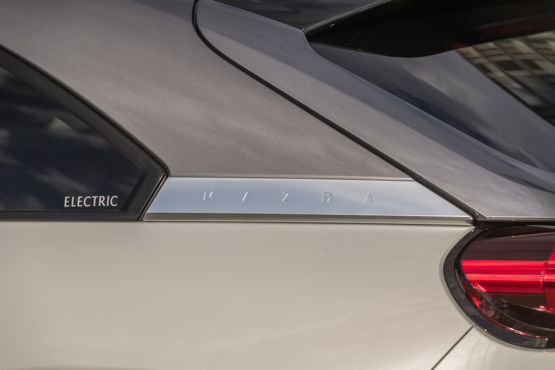 02 Detail Mazda Mx 30 Ceramic White Industrial Vintage