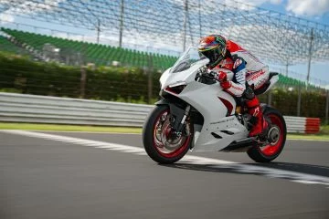 Ducati Panigale V2 Ambience 32 Uc174120 High