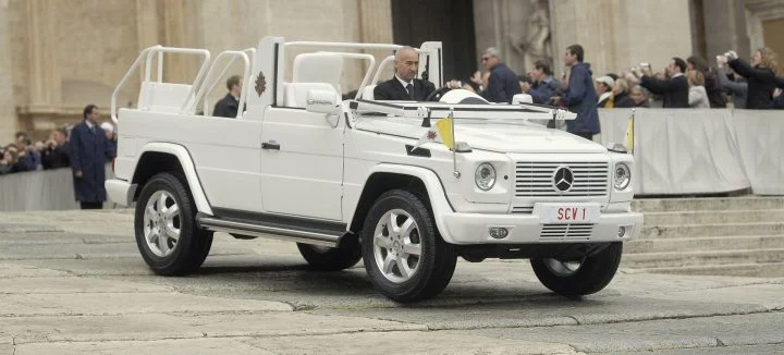 Premiere Vor 40 Jahren: „papamobil“ Auf Basis Der Mercedes Benz G Klasse Premiere 40 Years Ago: “popemobile” Based On The Mercedes Benz G Class