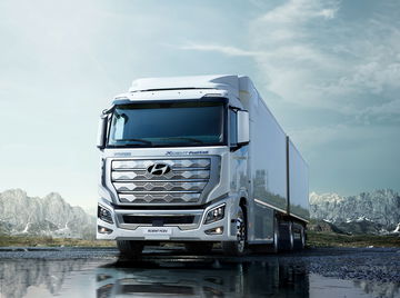 Hyundai Xcient Fuel Cell 1
