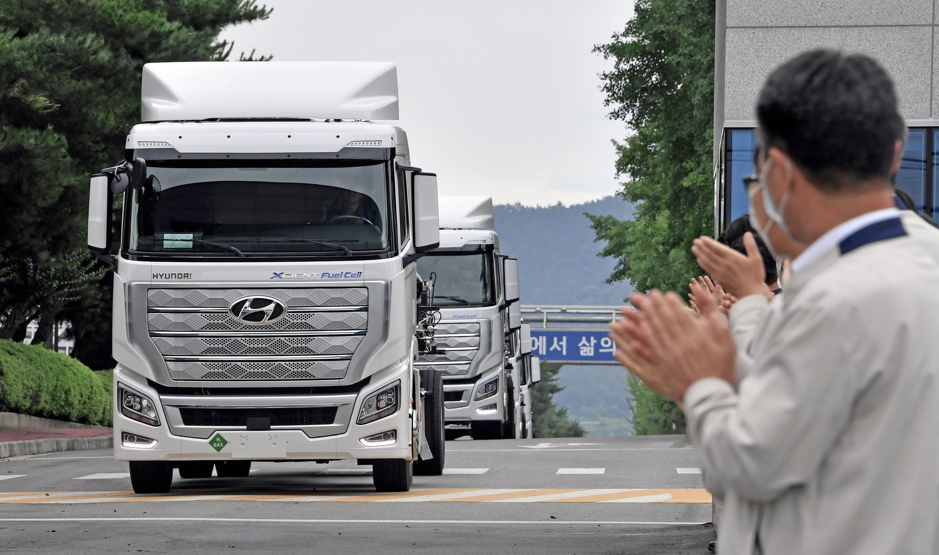 Hyundai Xcient Fuel Cell 7