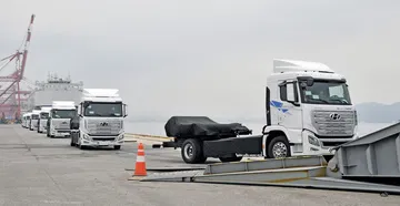 Hyundai Xcient Fuel Cell 8