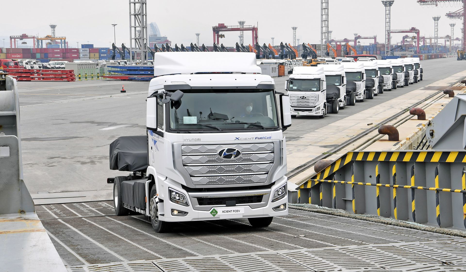 Hyundai Xcient Fuel Cell 9