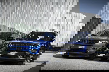 Jeep Renegade Compass 4xe 01