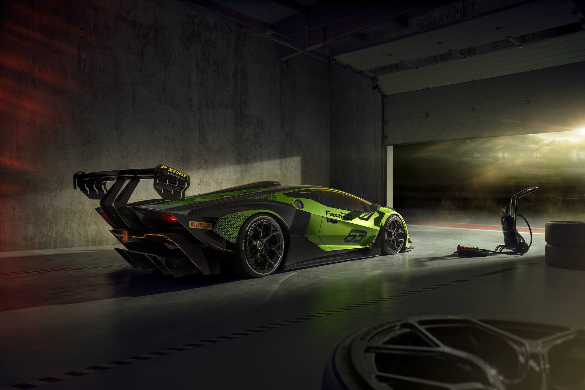 Lamborghini Essenza Scv12 32